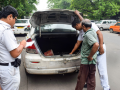 Kolkata Police seize unaccounted cash from four cars in pre-poll crackdown - Hindi News | Kolkata Police seize unaccounted cash from four cars in pre-poll crackdown | Latest national News at Lokmattimes.com