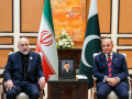Pakistan mediating between US and Iran out of necessity: Report - Hindi News | Pakistan mediating between US and Iran out of necessity: Report | Latest international News at Lokmattimes.com
