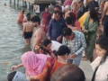 Sea of devotion engulfs Haridwar as 'Baisakhi Snan' draws massive crowds to Ganga ghats - Hindi News | Sea of devotion engulfs Haridwar as 'Baisakhi Snan' draws massive crowds to Ganga ghats | Latest national News at Lokmattimes.com