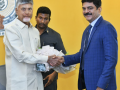 Andhra CM Chandrababu Naidu bats for simplifying procedure to expedite setting of industries - Hindi News | Andhra CM Chandrababu Naidu bats for simplifying procedure to expedite setting of industries | Latest national News at Lokmattimes.com