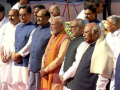VP Radhakrishnan, PM Modi, Kharge pay floral tributes to Ambedkar at Parliament complex - Hindi News | VP Radhakrishnan, PM Modi, Kharge pay floral tributes to Ambedkar at Parliament complex | Latest national News at Lokmattimes.com