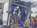 Alwar: Three killed, 33 injured in bus-truck collision on Delhi-Mumbai Expressway - Hindi News | Alwar: Three killed, 33 injured in bus-truck collision on Delhi-Mumbai Expressway | Latest national News at Lokmattimes.com