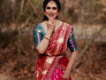 Meenakshi Seshadri recalls working with Chiranjeevi, recreates iconic song from their Telugu movie - Hindi News | Meenakshi Seshadri recalls working with Chiranjeevi, recreates iconic song from their Telugu movie | Latest entertainment News at Lokmattimes.com
