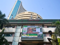 Sensex jumps 1,300 points as Trump signals Iran war near end - Hindi News | Sensex jumps 1,300 points as Trump signals Iran war near end | Latest business News at Lokmattimes.com