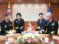 Top admirals of South Korea, US, Japan discuss trilateral cooperation in Seoul - Hindi News | Top admirals of South Korea, US, Japan discuss trilateral cooperation in Seoul | Latest international News at Lokmattimes.com