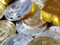 Gold, silver edge higher on hopes of West Asia de-escalation - Hindi News | Gold, silver edge higher on hopes of West Asia de-escalation | Latest business News at Lokmattimes.com