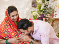 Divyanka Tripathi recalls midnight moment when Vivek Dahiya felt baby’s strong kicks in her womb - Hindi News | Divyanka Tripathi recalls midnight moment when Vivek Dahiya felt baby’s strong kicks in her womb | Latest entertainment News at Lokmattimes.com
