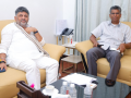 Dy CM Shivakumar plays down meeting with Siddaramaiah aide Satish Jarkiholi - Hindi News | Dy CM Shivakumar plays down meeting with Siddaramaiah aide Satish Jarkiholi | Latest national News at Lokmattimes.com