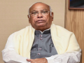 Kharge criticises PM Modi's address, raises concerns over handling of women's quota issue - Hindi News | Kharge criticises PM Modi's address, raises concerns over handling of women's quota issue | Latest national News at Lokmattimes.com