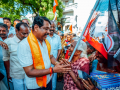BJP heavyweights trail as TVK surge reshapes Tamil Nadu election trends - Hindi News | BJP heavyweights trail as TVK surge reshapes Tamil Nadu election trends | Latest national News at Lokmattimes.com
