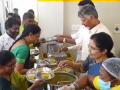 Chandrababu Naidu celebrates birthday at Anna Canteen - Hindi News | Chandrababu Naidu celebrates birthday at Anna Canteen | Latest national News at Lokmattimes.com