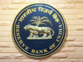 RBI partially rolls back curbs on Rupee derivative trades to restore market activity - Hindi News | RBI partially rolls back curbs on Rupee derivative trades to restore market activity | Latest business News at Lokmattimes.com