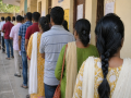 TN records 70 per cent turnout till 3 pm; cop stabbed at Poompuhar booth - Hindi News | TN records 70 per cent turnout till 3 pm; cop stabbed at Poompuhar booth | Latest national News at Lokmattimes.com