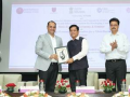 MoU with Delhi University to boost maritime education: Sonowal - Hindi News | MoU with Delhi University to boost maritime education: Sonowal | Latest business News at Lokmattimes.com