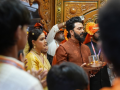 Riteish & Genelia seek blessings at Chhatrapati Shivaji Maharaj Temple before 'Raja Shivaji' release - Hindi News | Riteish & Genelia seek blessings at Chhatrapati Shivaji Maharaj Temple before 'Raja Shivaji' release | Latest entertainment News at Lokmattimes.com