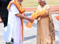 PM Modi gets grand welcome in Varanasi, women power in spotlight - Hindi News | PM Modi gets grand welcome in Varanasi, women power in spotlight | Latest national News at Lokmattimes.com