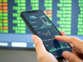 Markets end lower as crude oil surge weighs; mid, small caps outperform - Hindi News | Markets end lower as crude oil surge weighs; mid, small caps outperform | Latest business News at Lokmattimes.com