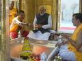 PM Modi offers prayers at Shri Kashi Vishwanath Temple - Hindi News | PM Modi offers prayers at Shri Kashi Vishwanath Temple | Latest national News at Lokmattimes.com
