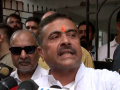 Mamata Banerjee, Suvendhu Adhikari land at Chakraberia polling booth but don't talk - Hindi News | Mamata Banerjee, Suvendhu Adhikari land at Chakraberia polling booth but don't talk | Latest national News at Lokmattimes.com