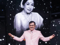 Sudesh Bhosle recalls Asha Bhosle being hurt after he denied being her son in public - Hindi News | Sudesh Bhosle recalls Asha Bhosle being hurt after he denied being her son in public | Latest entertainment News at Lokmattimes.com