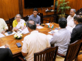 B'luru wall collapse: CM Siddaramaiah convenes high-level meet, orders engineer’s suspension, rain preparedness measures - Hindi News | B'luru wall collapse: CM Siddaramaiah convenes high-level meet, orders engineer’s suspension, rain preparedness measures | Latest national News at Lokmattimes.com