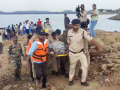 MP: Viral mother-child photo mislinked to Bargi Dam tragedy, admin calls it ‘AI-generated or unrelated’​ - Hindi News | MP: Viral mother-child photo mislinked to Bargi Dam tragedy, admin calls it ‘AI-generated or unrelated’​ | Latest national News at Lokmattimes.com