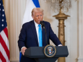 Trump touts economy, Iran strikes - Hindi News | Trump touts economy, Iran strikes | Latest international News at Lokmattimes.com