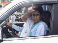 CM Mamata trails in Bhabanipur by 563 votes with four rounds of counting left - Hindi News | CM Mamata trails in Bhabanipur by 563 votes with four rounds of counting left | Latest national News at Lokmattimes.com