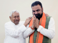 Samrat Choudhary meets Nitish Kumar after Cabinet expansion - Hindi News | Samrat Choudhary meets Nitish Kumar after Cabinet expansion | Latest national News at Lokmattimes.com