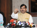 'Akhilesh Yadav has become tourist these days': BJP's Shahnawaz Hussain targets SP chief over Bengal visit - Hindi News | 'Akhilesh Yadav has become tourist these days': BJP's Shahnawaz Hussain targets SP chief over Bengal visit | Latest national News at Lokmattimes.com