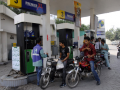Pakistan: Transporters hold protest against hike in prices of petroleum products - Hindi News | Pakistan: Transporters hold protest against hike in prices of petroleum products | Latest international News at Lokmattimes.com