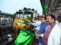 Bengaluru-Mumbai Express starts inaugural run - Hindi News | Bengaluru-Mumbai Express starts inaugural run | Latest national News at Lokmattimes.com
