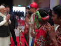 PM Modi receives warm welcome from Indian community in Norway - Hindi News | PM Modi receives warm welcome from Indian community in Norway | Latest international News at Lokmattimes.com