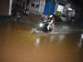 Heavy rains inundate Hyderabad localities, suburbs - Hindi News | Heavy rains inundate Hyderabad localities, suburbs | Latest international News at Lokmattimes.com