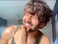 Kartik Aaryan flaunts 'low pollution ka glow' in new pic - Hindi News | Kartik Aaryan flaunts 'low pollution ka glow' in new pic | Latest entertainment News at Lokmattimes.com