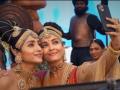 Trisha Krishnan poses with Aishwarya Rai Bachchan on 'Ponniyin Selvan' set - Hindi News | Trisha Krishnan poses with Aishwarya Rai Bachchan on 'Ponniyin Selvan' set | Latest entertainment News at Lokmattimes.com
