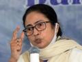 Mamata Banerjee strolls around Kurseong, has tea at roadside stall - Hindi News | Mamata Banerjee strolls around Kurseong, has tea at roadside stall | Latest politics News at Lokmattimes.com