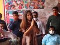 Urmila Matondkar seeks to spread cheer in flood-ravaged Maha hamlets - Hindi News | Urmila Matondkar seeks to spread cheer in flood-ravaged Maha hamlets | Latest maharashtra News at Lokmattimes.com