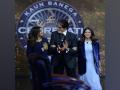 Amitabh Bachchan welcomes daughter Shweta, granddaughter Navya on 'KBC' - Hindi News | Amitabh Bachchan welcomes daughter Shweta, granddaughter Navya on 'KBC' | Latest entertainment News at Lokmattimes.com