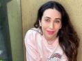 Karisma Kapoor spreads positivity on a gloomy day in Mumbai - Hindi News | Karisma Kapoor spreads positivity on a gloomy day in Mumbai | Latest lifestyle News at Lokmattimes.com