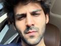 Kartik Aaryan throws a 'sexy' question to fans - Hindi News | Kartik Aaryan throws a 'sexy' question to fans | Latest lifestyle News at Lokmattimes.com