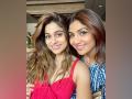 Sister Shamita Shetty pens heart-warming birthday wish as Shilpa turns 47 - Hindi News | Sister Shamita Shetty pens heart-warming birthday wish as Shilpa turns 47 | Latest entertainment News at Lokmattimes.com