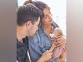 Priyanka Chopra unveils first glimpse of daughter, brings her home after 100 days - Hindi News | Priyanka Chopra unveils first glimpse of daughter, brings her home after 100 days | Latest entertainment News at Lokmattimes.com