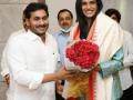 Sindhu lauds Andhra govt's schemes for sportspersons - Hindi News | Sindhu lauds Andhra govt's schemes for sportspersons | Latest badminton News at Lokmattimes.com