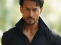 Jaipur street vendor's cooking style stuns Tiger Shroff - Hindi News | Jaipur street vendor's cooking style stuns Tiger Shroff | Latest entertainment News at Lokmattimes.com