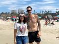Sunny Leone spends beach time with hubby Daniel - Hindi News | Sunny Leone spends beach time with hubby Daniel | Latest entertainment News at Lokmattimes.com