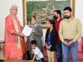 J&K L-G hands over appointment letter to widow of man killed by terrorists - Hindi News | J&K L-G hands over appointment letter to widow of man killed by terrorists | Latest politics News at Lokmattimes.com