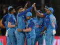 3rd T20I: Siraj, Arshdeep help India bowl out New Zealand for 160 - Hindi News | 3rd T20I: Siraj, Arshdeep help India bowl out New Zealand for 160 | Latest cricket News at Lokmattimes.com