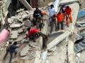 2 dead in Karachi residential building collapse - Hindi News | 2 dead in Karachi residential building collapse | Latest international News at Lokmattimes.com