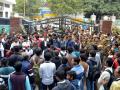 Tension in Allahabad University after student dies while drinking water - Hindi News | Tension in Allahabad University after student dies while drinking water | Latest national News at Lokmattimes.com